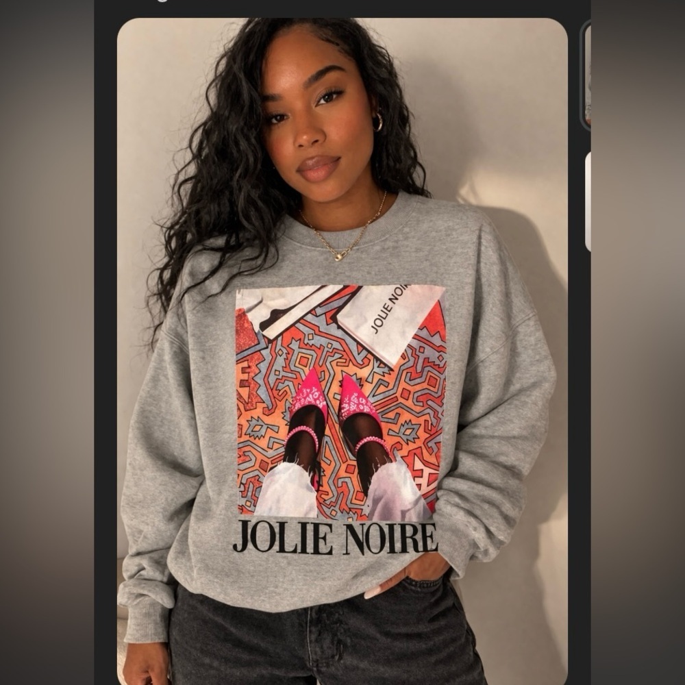 NWT Jolie Noire In Her Shoes Gray Sweatshirt Size Small Soft Cozy Relaxed Fit